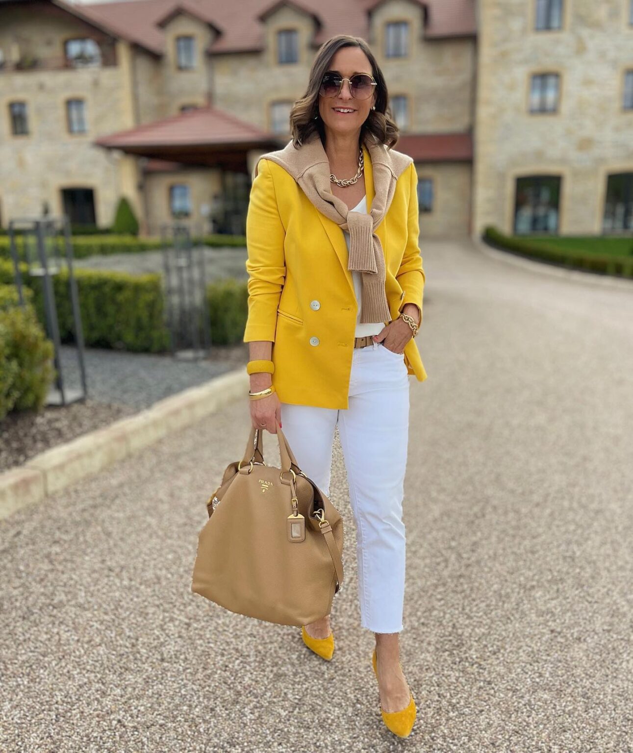 Cómo vestir casual pero elegante mujer de 50 años Esmilna Castillo