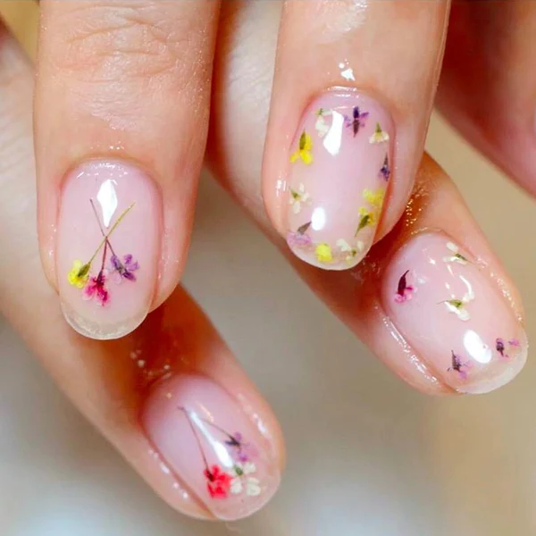 Diseños de uñas con flores