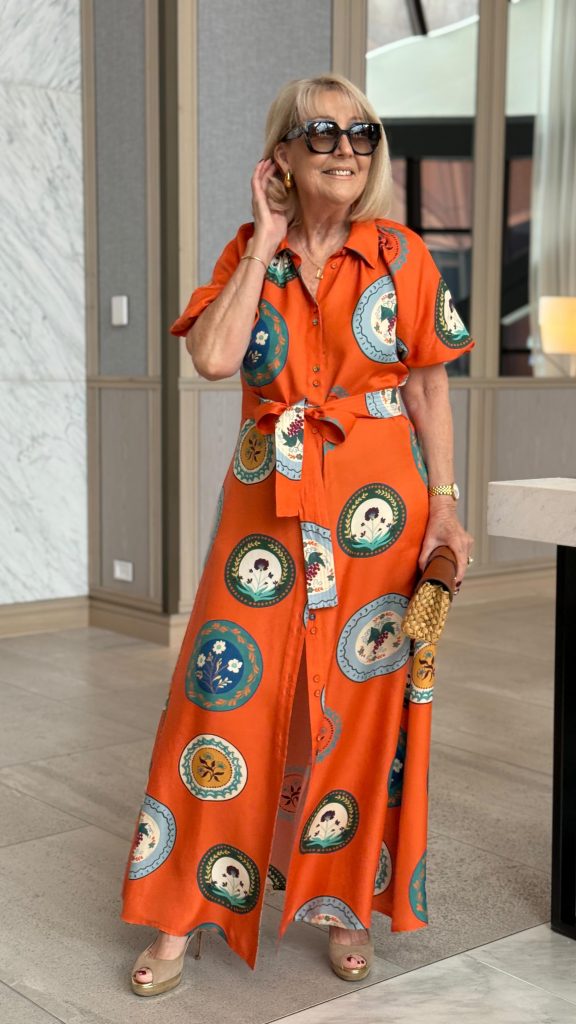 Outfits primavera-verano 2025 para mujeres de 40 a 60 años